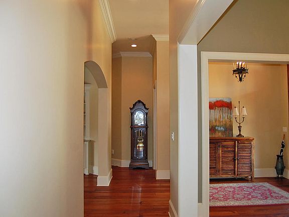 4th image of 75 Gleneagles Dr