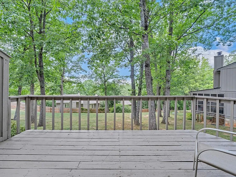 3420 Londonderry Ct — Photo 16