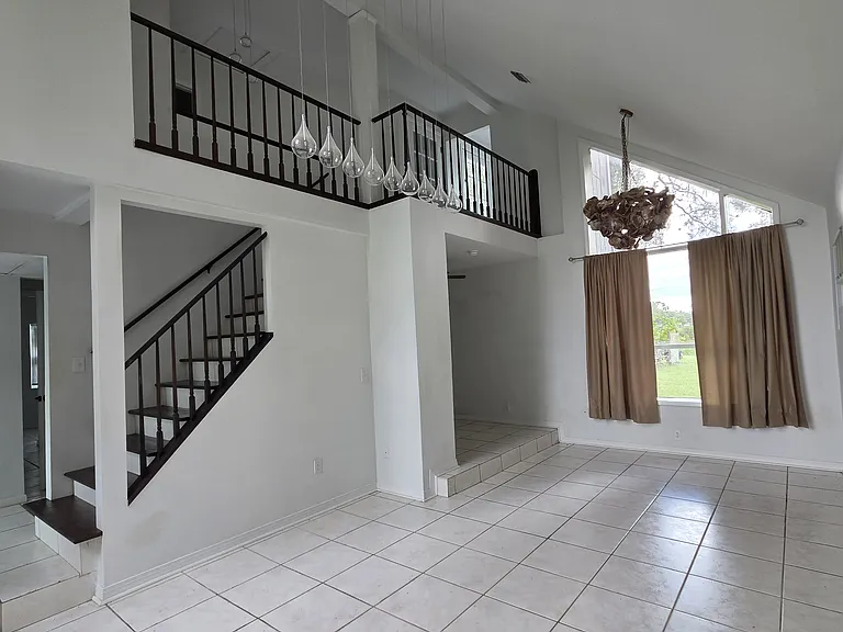 2449 E Lake Dr — Photo 4