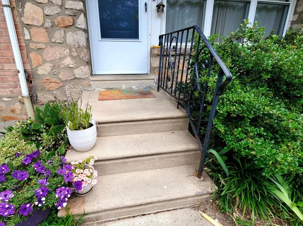 5402 Hermit Ter, Philadelphia, PA 19128