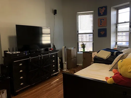 Rented by R New York | media 16