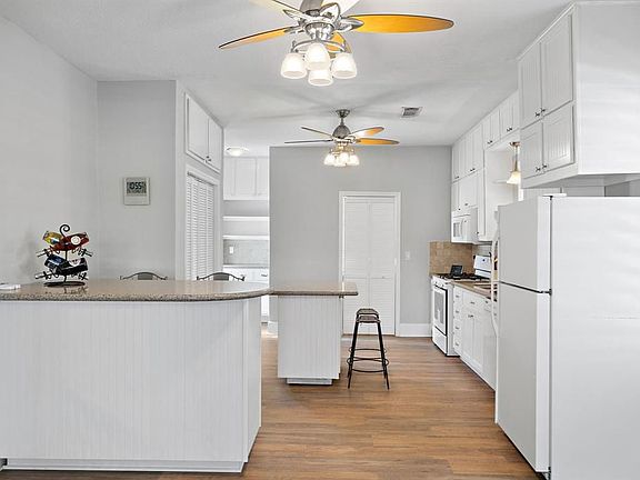 3rd image of 4905 Avenue P
