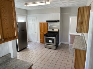 71 Daniels St FLOOR 3, Pawtucket, RI 02860