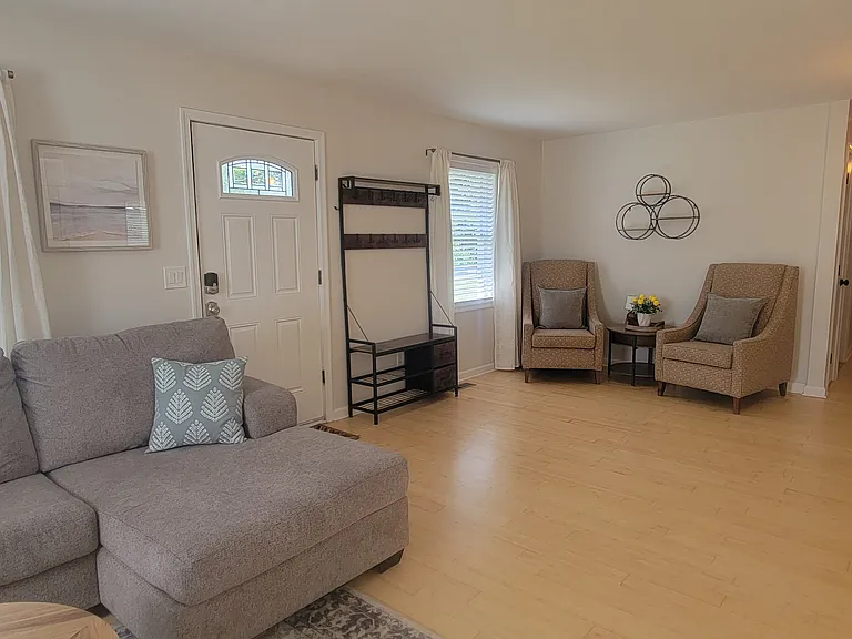 112 Betts St — Photo 7