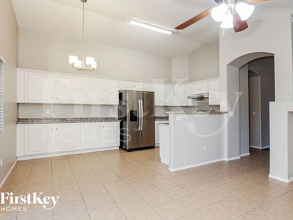 4th image of 5621 S 53rd Ave
