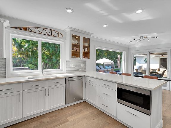 3rd image of 872 Appleby Street