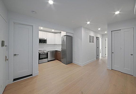 4th image of 327 E 12th St #5