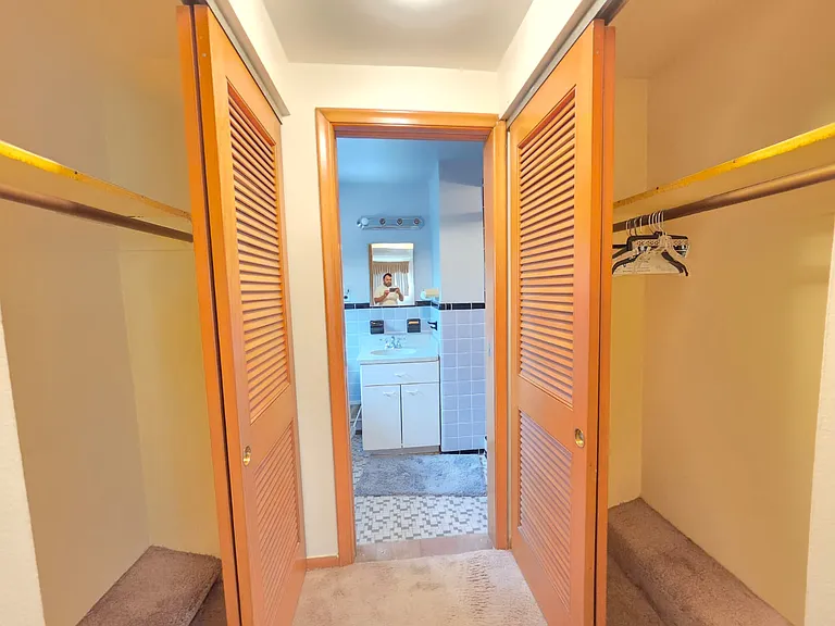 15915 Hilton St — Photo 22