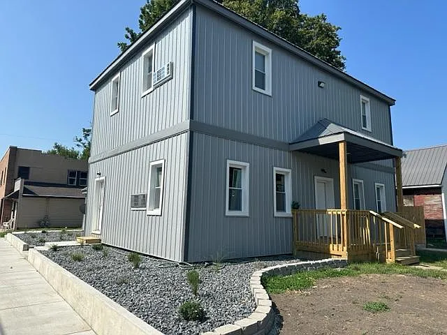 Shelby Ave — Photo 2