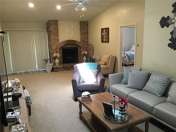 3rd image of 2701 Blackwood Dr