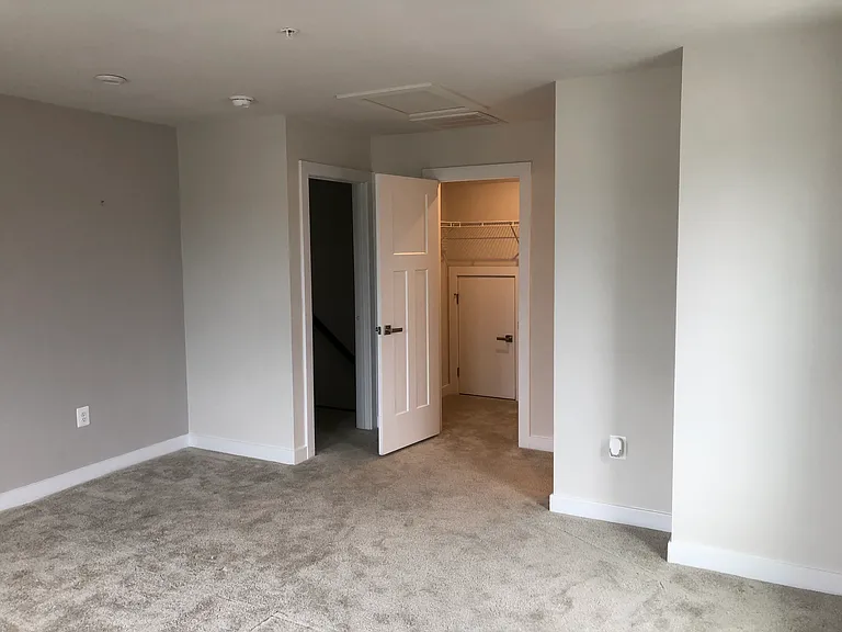 4th floor bedroom