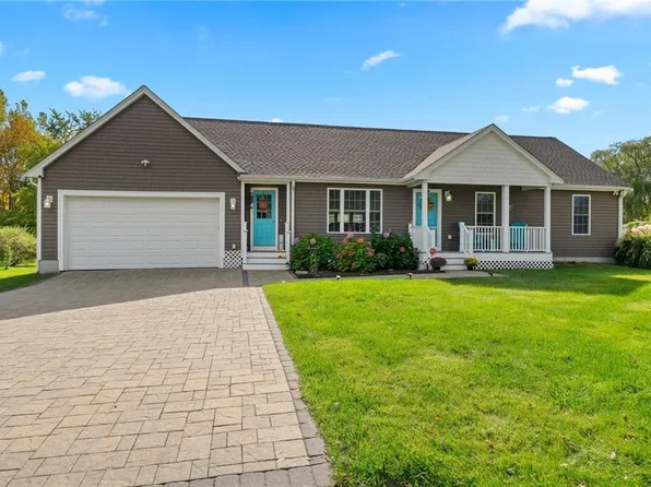 40 Oakland Ave, Swansea, MA 02777