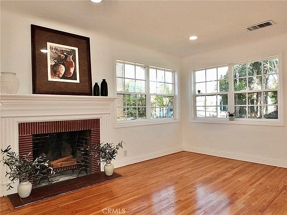 2nd image of 2359 Golden Ave