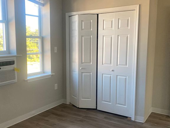 2nd image of 7038 Woodland Ave Floor 2