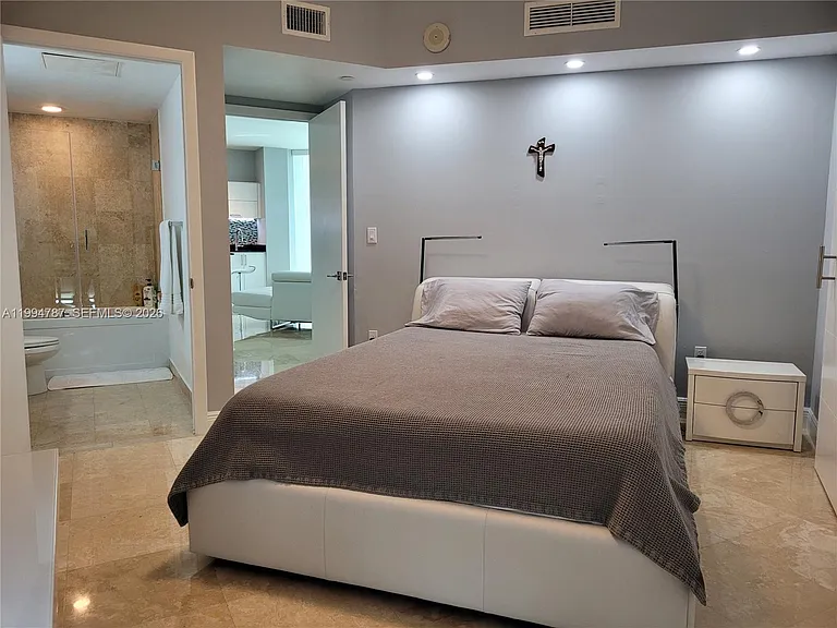 361 S Miami Ave — Photo 28