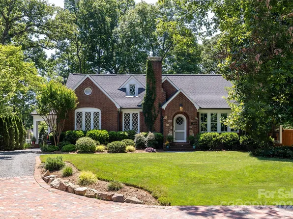 2022 Chambwood Dr, Charlotte, NC 28205