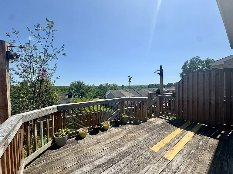 537 Macintosh Cir — Photo 9