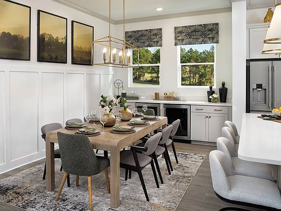 The Vibrant - Dining Room