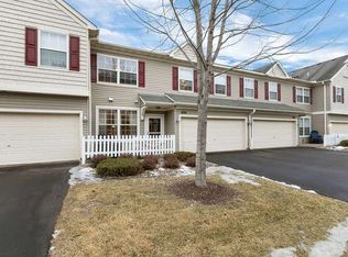 894 Braunworth Ct, Chaska, MN 55318