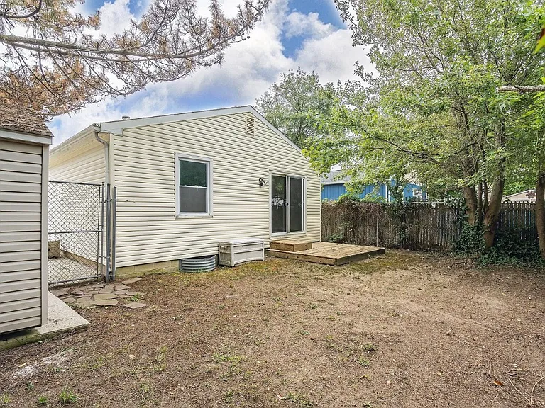 115 Kadlubeck Way — Photo 7