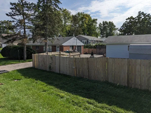 33250 N Indian Ln, Grayslake, IL 60030