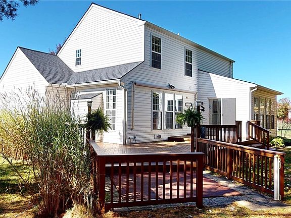 2nd image of 591 Brookpointe Cir