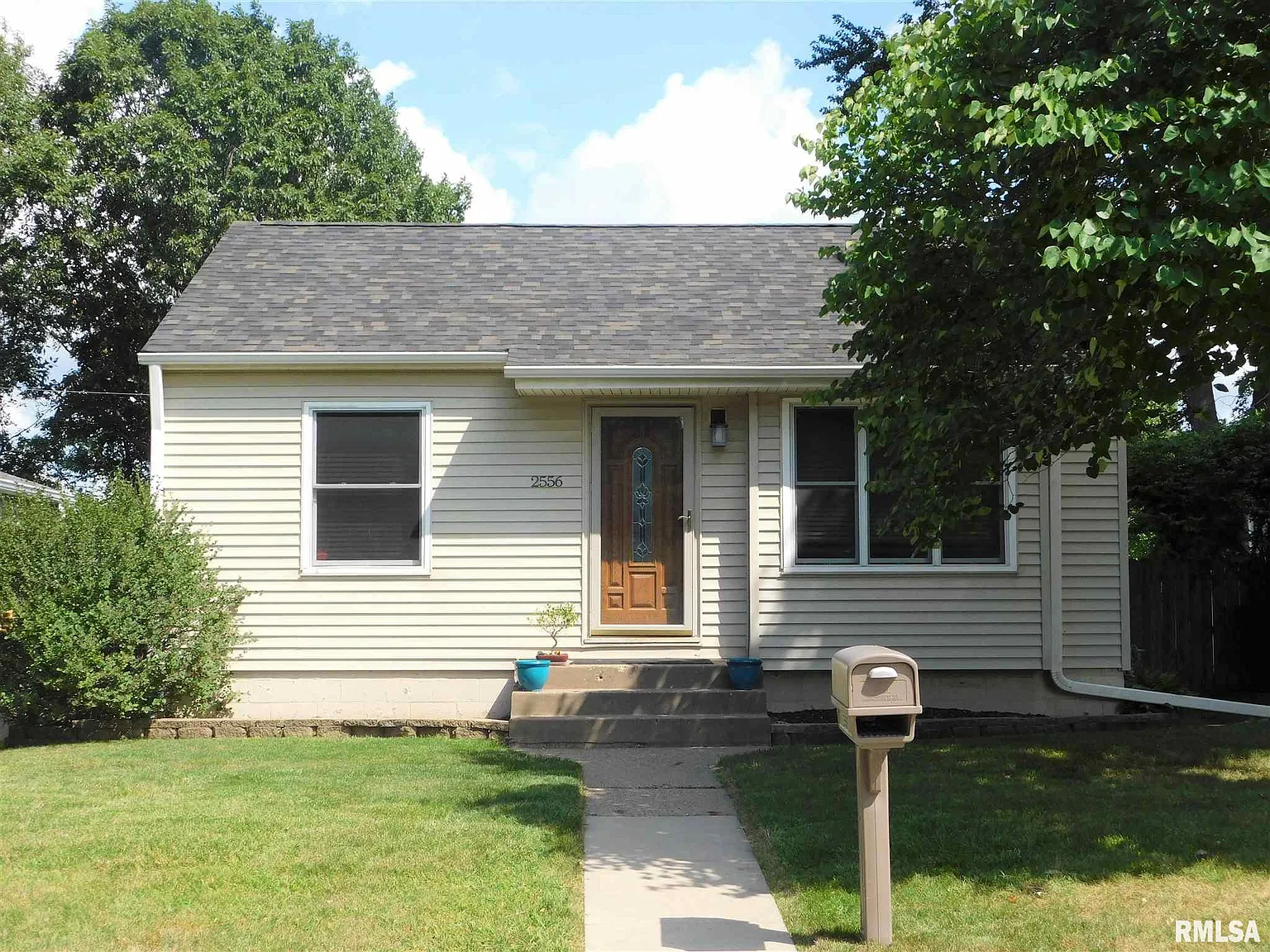2556 Cody St photo 1