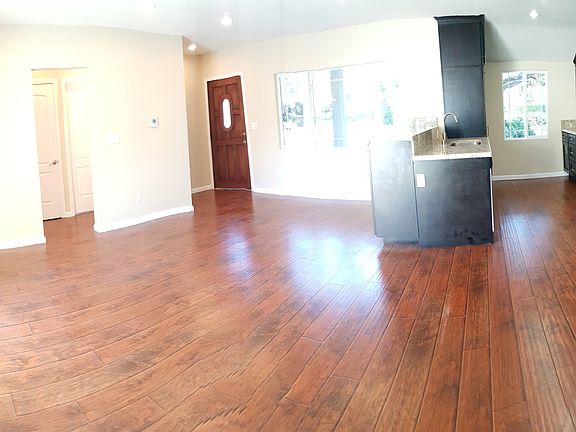 4th image of 17441 Sherman Way