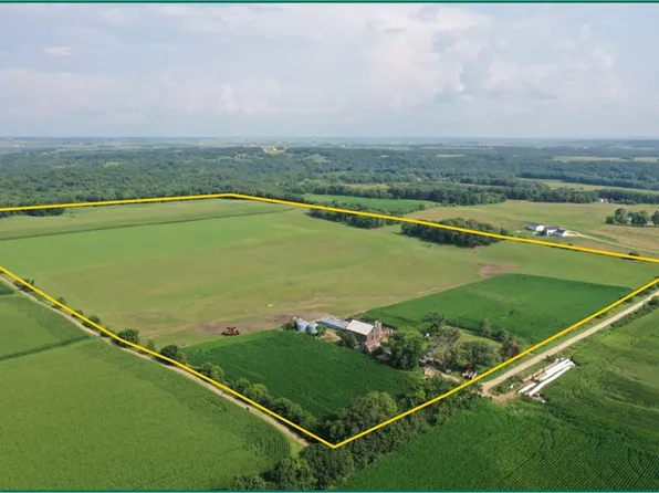 2776 270th Ave, Hopkinton, IA 52237