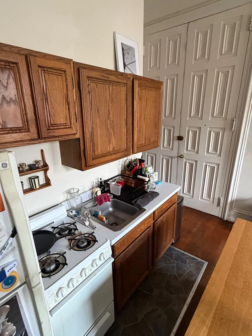 1 bed, 400 sqft, $1,200 — Photo 3