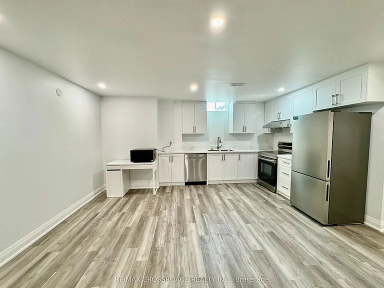 375 Wilfred Murison Ave #BASEMENT — Photo 13