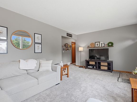 5th image of 1816 Garry Ave NW