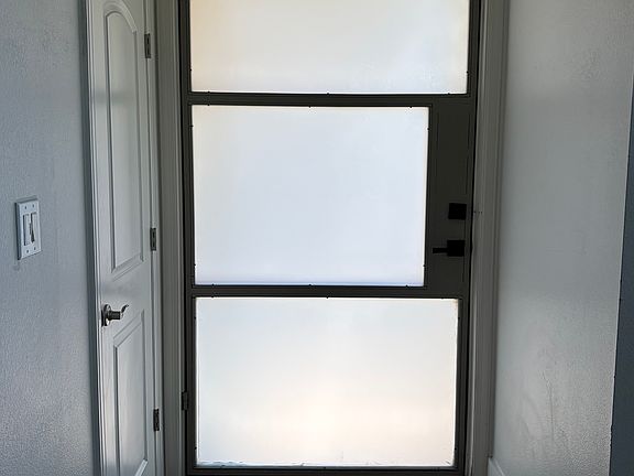 2nd image of 592 Fm 967 Suite B