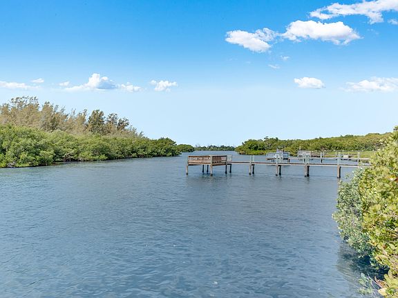 2nd image of 320 Hammock Shore Dr