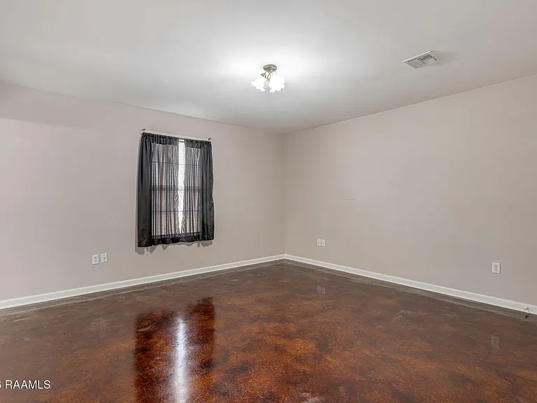 1026 Carmen Dr — Photo 19