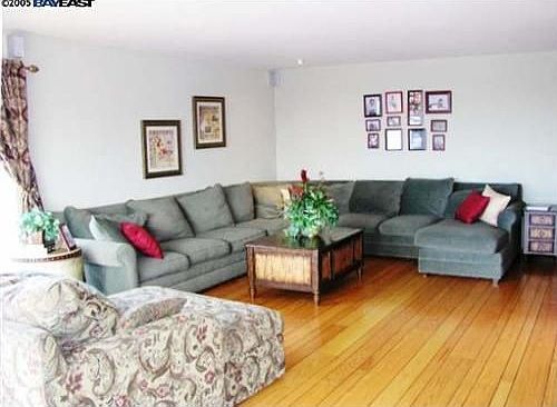 2nd image of 3196 Cromwell Pl