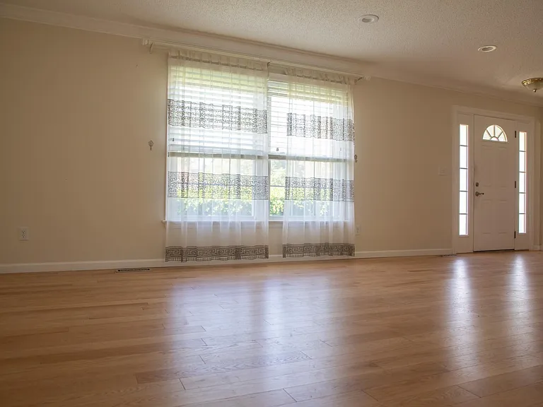 15579 Country Ridge Dr — Photo 5