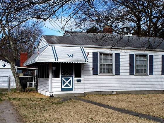 1st image of 816 Jewell Ave