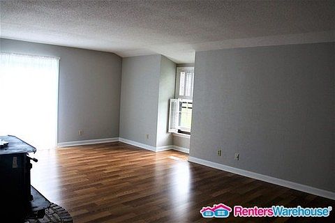 5th image of 319A Gaston Ave