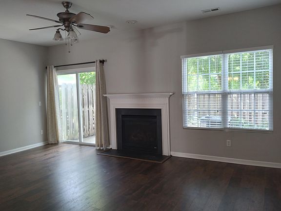3rd image of 2829 Gross Ave