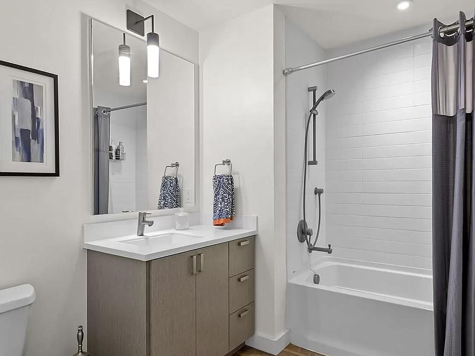 1st image of 1700 Bassett St #202