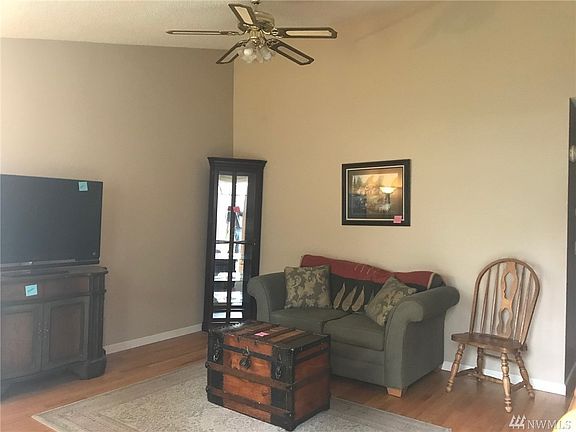 3rd image of 15817 95th Avenue Ct E