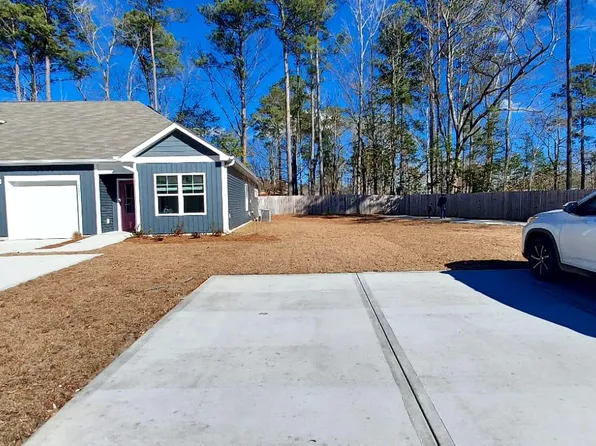 1608 Bellamy Place Dr, Leland, NC 28451