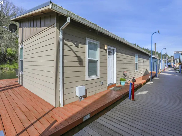 13382 NW Marina Way, Portland, OR 97231