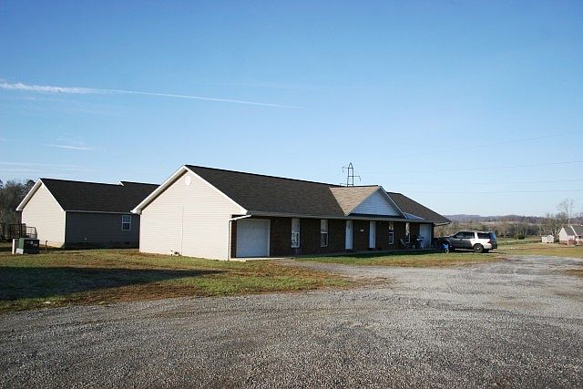 2nd image of 748 Old Cemetery Rd