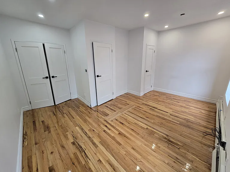 640 Saint Marks Ave #3 — Photo 2
