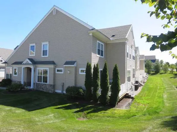 104 Bradford Walk, Farmington, CT 06032