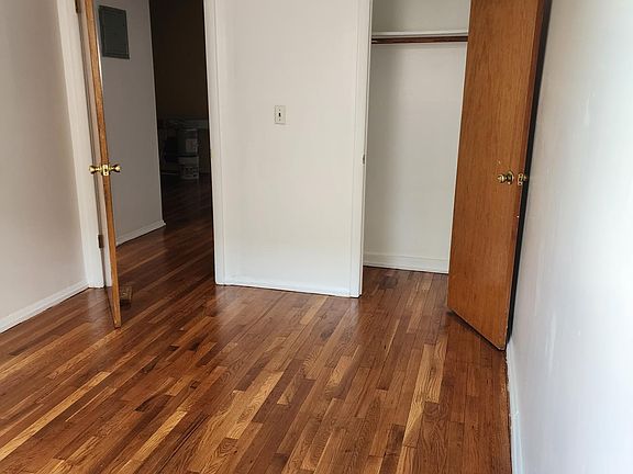 3rd image of 4407 Carpenter Ave APT 1