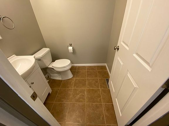 5th image of 1042 Watkins Glen Ct #1042