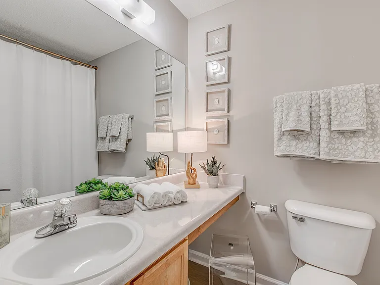 Spacious Bathroom